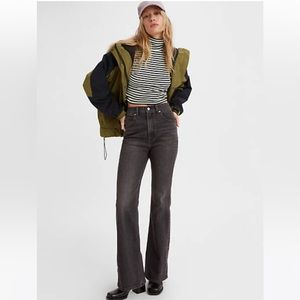 Levi's High-Rise Flared Jeans in Washed Black